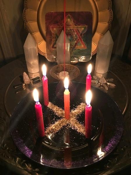 POWERFUL LOVE SPELLS CASTER.